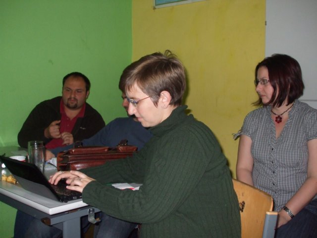zsofiverteiltihrwissenbitweise.jpg